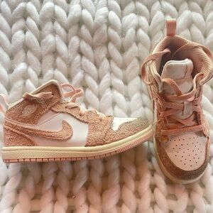 JORDAN 1 MID SE (TD)